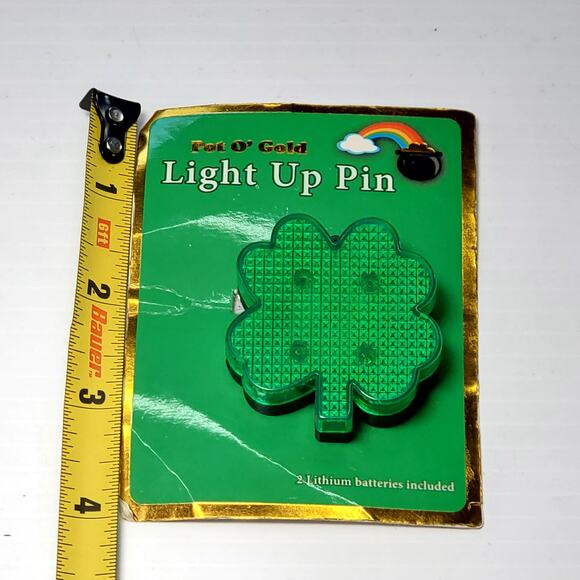 Saint Patrick’s Day Plastic Shamrock 2" Pin 4 Leaf Clover Not Working Decorative - Picture 3 of 3